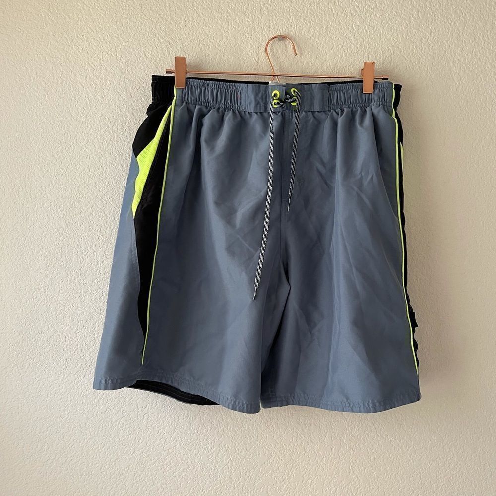 Nike men’s swim trucks